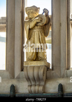 Statuetta di pietra nel foyer del Muny, St Louis Municipal Opera teatro Forest Park Saint Louis nel Missouri negli Stati Uniti. Foto Stock