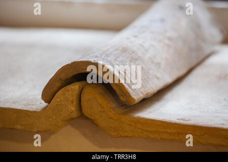 Romana antica tegola di tetto. La ricostruzione Foto Stock