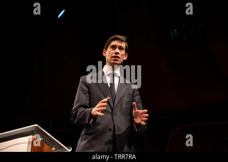 Londra, Regno Unito. 11 Giugno, 2019. Rory Stewart MP formalmente lancia la sua offerta per diventare il nuovo leader del partito conservatore e del Primo Ministro del Regno Unito. Credito: Claire Doherty/Alamy Live News Foto Stock