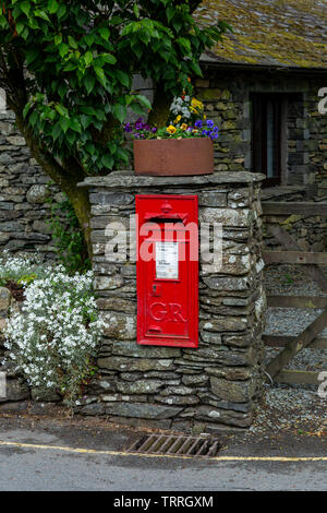 Royal Mail INVIARE SCATOLA, Sawrey, come utilizzato da Beatrix Potter nei suoi libri Foto Stock