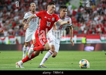 Budapest, Ungheria. 11 Giugno, 2019. Harry Wilson del Galles (10) in azione.Ungheria v Galles, UEFA EURO 2020 il qualificatore, gruppo e corrispondono al Groupama Arena di Budapest, Ungheria martedì 11 giugno 2019. Questa immagine può essere utilizzata solo per scopi editoriali. Solo uso editoriale, pic da Gareth John/Andrew Orchard fotografia sportiva/Alamy Live news Credito: Andrew Orchard fotografia sportiva/Alamy Live News Foto Stock