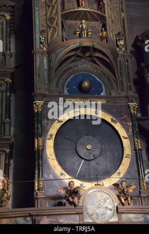 Una vista di una vecchia macchina a Strasburgo, Francia Foto Stock