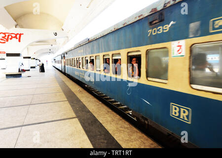 Kamalapur rail station a Dhaka, nel Bangladesh. Foto Stock