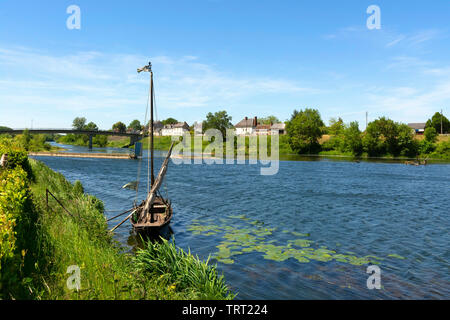 Indre-et-Loire (37) Savonnieres, // Francia. Indre et Loire. Barca tradizionale sulle rive del Cher. Foto Stock