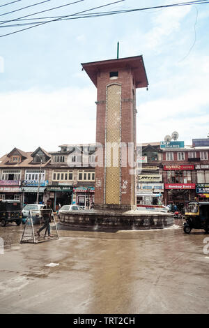 Lal Chowk Torre dell Orologio (Piazza Rossa), Srinagar, Jammu Kashmir - India, 14 Febbraio 2019 - Vista del Lal Chowk, luogo famoso per le riunioni politiche e mos Foto Stock