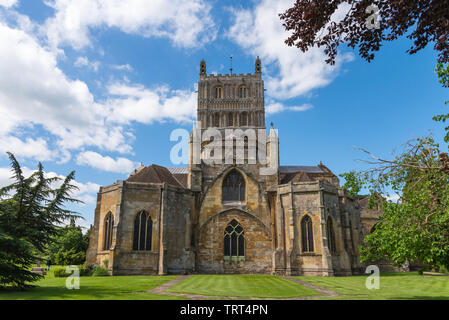 Tewkesbury Abbey, Gloucestershire che ha un edificio normanno e la torre romanica Foto Stock