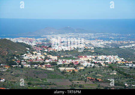 Dal punto di vista del picco di Pico de Bandama sulla città capitale di Las Palmas de Gran Canaria Foto Stock