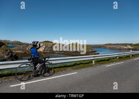 Esplorare la Norvegia in mountain bike in estate 2019 Foto Stock