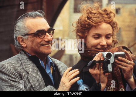 MARTIN SCORSESE e Cameron Diaz in una gang di New York (2002). Copyright: solo uso editoriale. No merchandising o copertine di libri. Questa è una distribuita pubblicamente handout. I diritti di accesso soltanto, senza licenza di copyright fornite. Solo per essere riprodotto in concomitanza con la promozione di questo film. Credito: MIRAMAX / Album Foto Stock