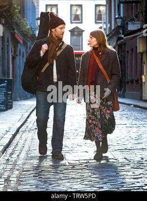 GLEN HANSARD e MARKETA IRGLOVA in una volta (2007). Copyright: solo uso editoriale. No merchandising o copertine di libri. Questa è una distribuita pubblicamente handout. I diritti di accesso soltanto, senza licenza di copyright fornite. Solo per essere riprodotto in concomitanza con la promozione di questo film. Credito: Sansone film / Album Foto Stock