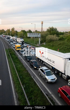 Inceppamento di traffico su M6 Foto Stock