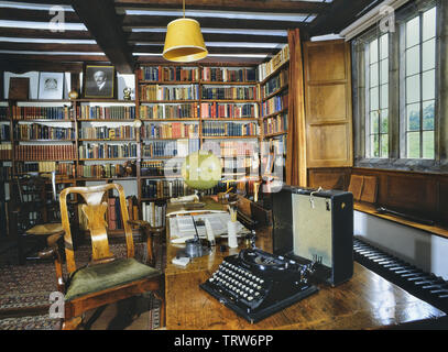 Rudyard Kipling's iscritto studio, Bateman's, Burwash, East Sussex. In Inghilterra. Regno Unito Foto Stock