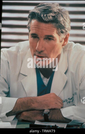 RICHARD GERE in DR. T & le donne (2000). Copyright: solo uso editoriale. No merchandising o copertine di libri. Questa è una distribuita pubblicamente handout. I diritti di accesso soltanto, senza licenza di copyright fornite. Solo per essere riprodotto in concomitanza con la promozione di questo film. Credito: SANDCASTLE 5 / Album Foto Stock