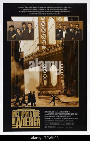 Una volta in America (1984). Copyright: solo uso editoriale. No merchandising o copertine di libri. Questa è una distribuita pubblicamente handout. I diritti di accesso soltanto, senza licenza di copyright fornite. Solo per essere riprodotto in concomitanza con la promozione di questo film. Credito: LADD COMPANY/WARNER BROS / Album Foto Stock