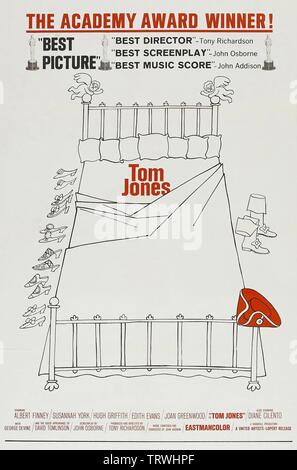 TOM JONES (1963). Copyright: solo uso editoriale. No merchandising o copertine di libri. Questa è una distribuita pubblicamente handout. I diritti di accesso soltanto, senza licenza di copyright fornite. Solo per essere riprodotto in concomitanza con la promozione di questo film. Credito: United Artists/WOODFAL / Album Foto Stock