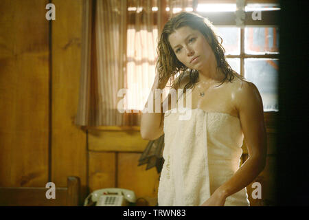 JESSICA BIEL in avanti (2007). Copyright: solo uso editoriale. No merchandising o copertine di libri. Questa è una distribuita pubblicamente handout. I diritti di accesso soltanto, senza licenza di copyright fornite. Solo per essere riprodotto in concomitanza con la promozione di questo film. Credito: Revolution Studios/Saturn Films/EYETRONICS USA/iniziali immettere / Album Foto Stock