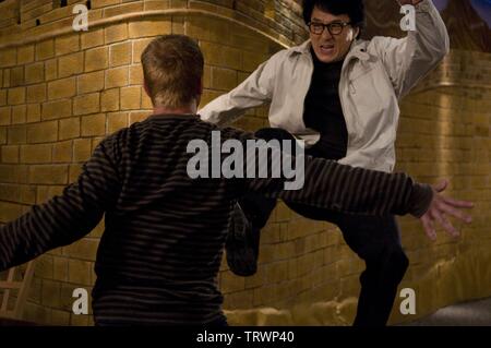 JACKIE CHAN in SPY ACCANTO (2010). Copyright: solo uso editoriale. No merchandising o copertine di libri. Questa è una distribuita pubblicamente handout. I diritti di accesso soltanto, senza licenza di copyright fornite. Solo per essere riprodotto in concomitanza con la promozione di questo film. Credito: LIONSGATE/RELATIVITY MEDIA/ROBERT SIMONDS PRODUCTIONS / Album Foto Stock