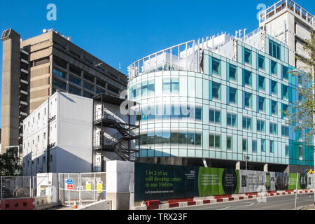 Cancro Clatterbridge Hospital,NHS,blu,costruzione,Royal(L.marrone),Liverpool Merseyside,Nord,città,l'Inghilterra,British,Gran Bretagna,Gran Bretagna,GB,UK,l'Europa, Foto Stock