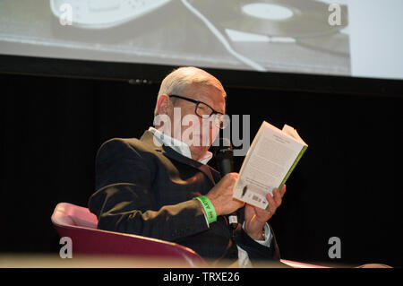 Alan Johnson ex MP in Blair e Brown governi discute le sue memorie della mia vita, una musica Memoir al 2019 Stoke Newington Festival Letterario Foto Stock