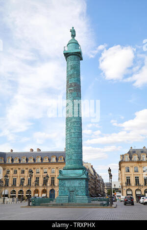 Parigi, Francia - 21 luglio 2017: Place Vendome e colonna in estate a Parigi, Francia. Foto Stock