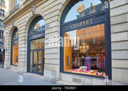 Parigi, Francia - 21 luglio 2017: Charvet fashion store di lusso a Parigi, Francia. Foto Stock