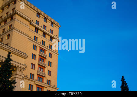 Mosca, Russia, 16th, febbraio 2019. Una vista d'angolo del Four Seasons Hotel di Mosca. Foto Stock