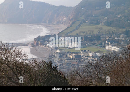 Teleobiettivo con tiro di Sidmouth dalla cima della collina a Salcombe. Foto Stock