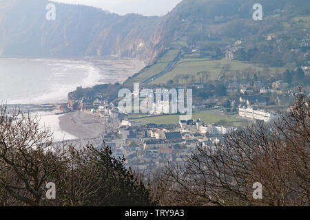 Teleobiettivo con tiro di Sidmouth dalla cima della collina a Salcombe. Foto Stock