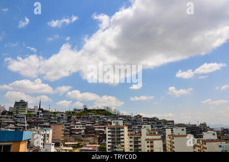 Seoul, Corea, 1 maggio, 2013. Vista di Seoul da Naksan Park, prende il nome dalla sua gobba di cammello-come l'apparenza. Foto Stock