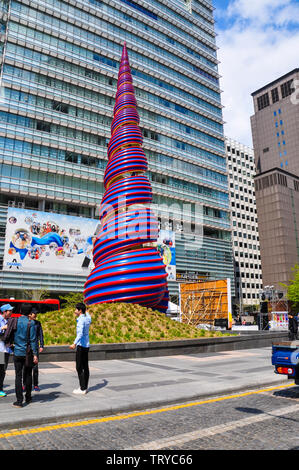 Seoul, Corea, 1 maggio, 2013. Street View di Seoul. È la capitale e la più grande metropoli della Corea del Sud. Foto Stock