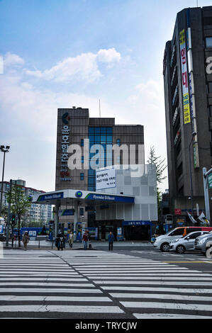 Seoul, Corea, 3 maggio, 2013. Street View di Seoul. È la capitale e la più grande metropoli della Corea del Sud. Foto Stock