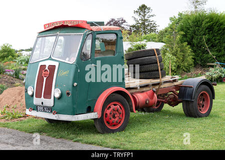Un camion diesel Vintage Light Haulage Seddon in mostra alla Horncliffe Honey Farm Norham Berwick upon Tweed England Regno Unito Foto Stock