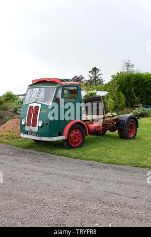 Un camion diesel Vintage Light Haulage Seddon in mostra alla Horncliffe Honey Farm Norham Berwick upon Tweed England Regno Unito Foto Stock