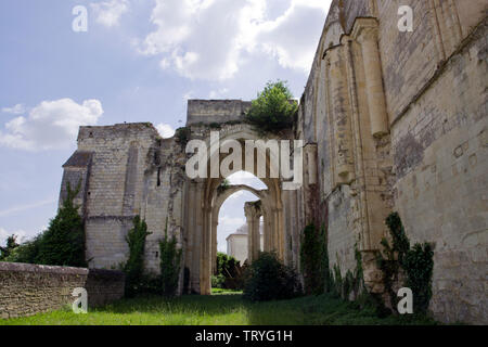 Chiesa collegiata di Saint Denis, Doué-la-Fontaine Foto Stock