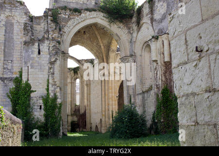 Chiesa collegiata di Saint Denis, Doué-la-Fontaine Foto Stock