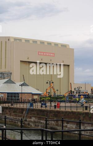 Barrow In Furness, Cumbria, Regno Unito. BAE Systems, Sottomarino costruttori. Il DDH, Devonshire Dock Hall domina lo skyline di Barrow. Foto Stock