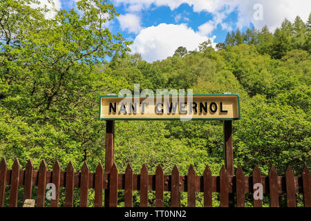 Nant stazione Gwernol segno sulla Talyllyn Railway, la prima ferrovia conservati nel mondo, corre da Tywyn di Nant Gwernol, Gwynedd, Wales, Regno Unito Foto Stock