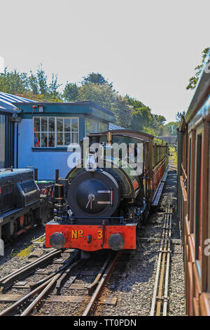 Motore a vapore numero 3, Sir Haydn sul Talyllyn Railway, le prime conserve di ferrovia in tutto il mondo, tra Tywyn e Nant Gwernol, Gwynedd, Wales, Regno Unito Foto Stock