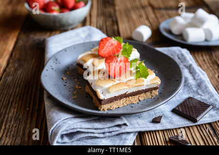 In casa s'more bar con marshmallows e cioccolato Foto Stock