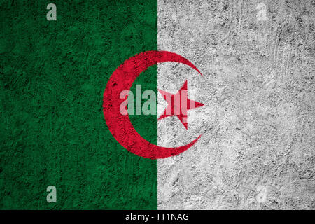 Algeria bandiera dipinta sul incrinato grunge muro di cemento Foto Stock