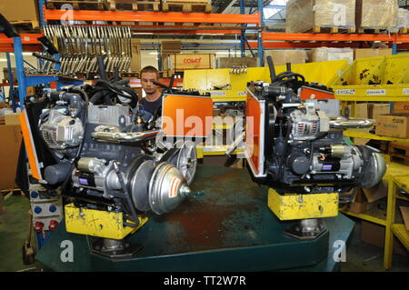 Mega officina, Aixam auto micro tessuto, Chanas, Isere, Francia Foto Stock