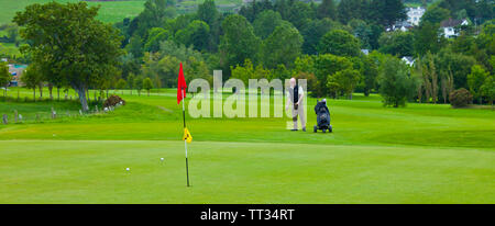 Campo da Golf. Bonamargy Friary. Ballycastle villaggio. Causeway percorso costiero. Contea di Antrim, Irlanda del Nord Europa Foto Stock