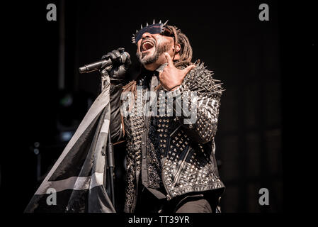 Benji Webbe, cantante britannico della rock band Skindred, esecuzione dal vivo sul palco a Firenze rocce festival 2019 a Firenze, Italia, apertura per il Foto Stock