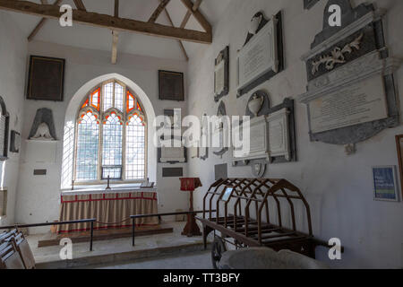 Interno della chiesa di San Leonardo, Sutton Veny, Wiltshire, Inghilterra, Regno Unito - Chiese conservazione fiducia Foto Stock