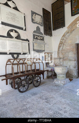 Interno della chiesa di San Leonardo, Sutton Veny, Wiltshire, Inghilterra, Regno Unito - Chiese conservazione fiducia Foto Stock