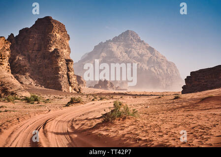 Foto del deserto di Wadi Rum in Giordania Foto Stock