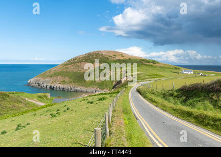 Robusto paesaggi costieri a Mwnt Bay in Ceredigion, Galles Foto Stock