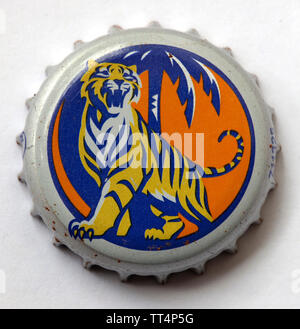 Usato bottiglia di birra Top da birra Tiger Foto Stock