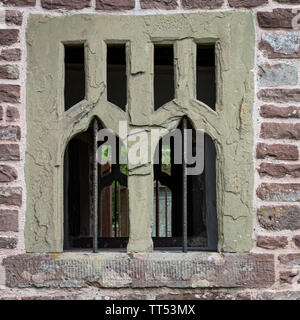 Finestra di pietra, Skenfrith Chiesa, Monmouthshire Foto Stock