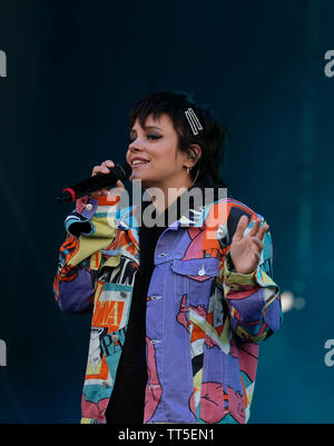 Isle of Wight Festival Giorno 2 - 14 giugno 2019. Lily Allen esibirsi sul palco, Newport, IOW Credito: Alba Fletcher-Park/Alamy Live News Foto Stock